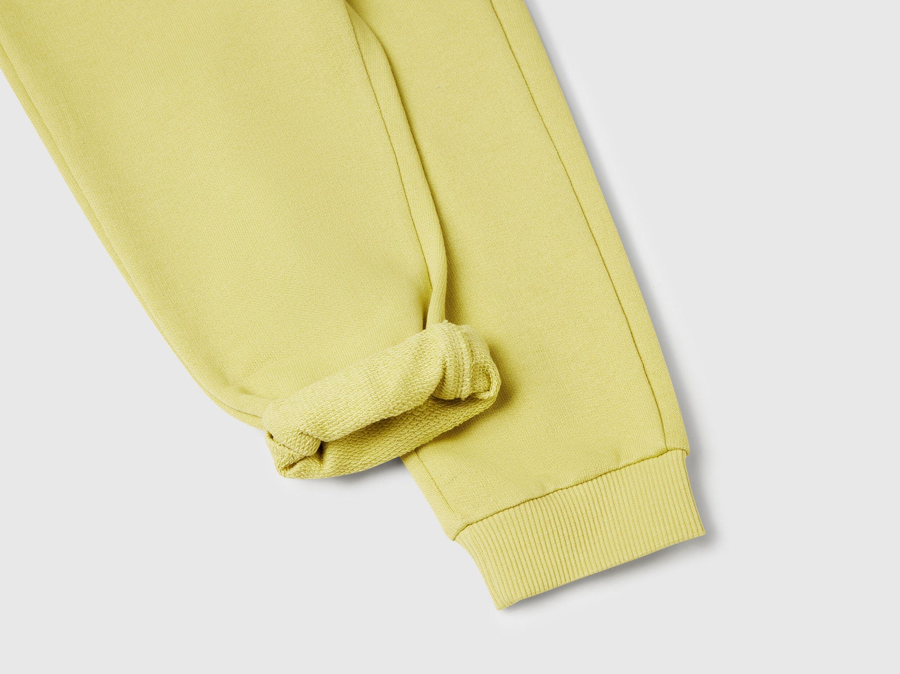 Beneton_Cotton Trousers with Logo_3J70GF010_0Y6_03