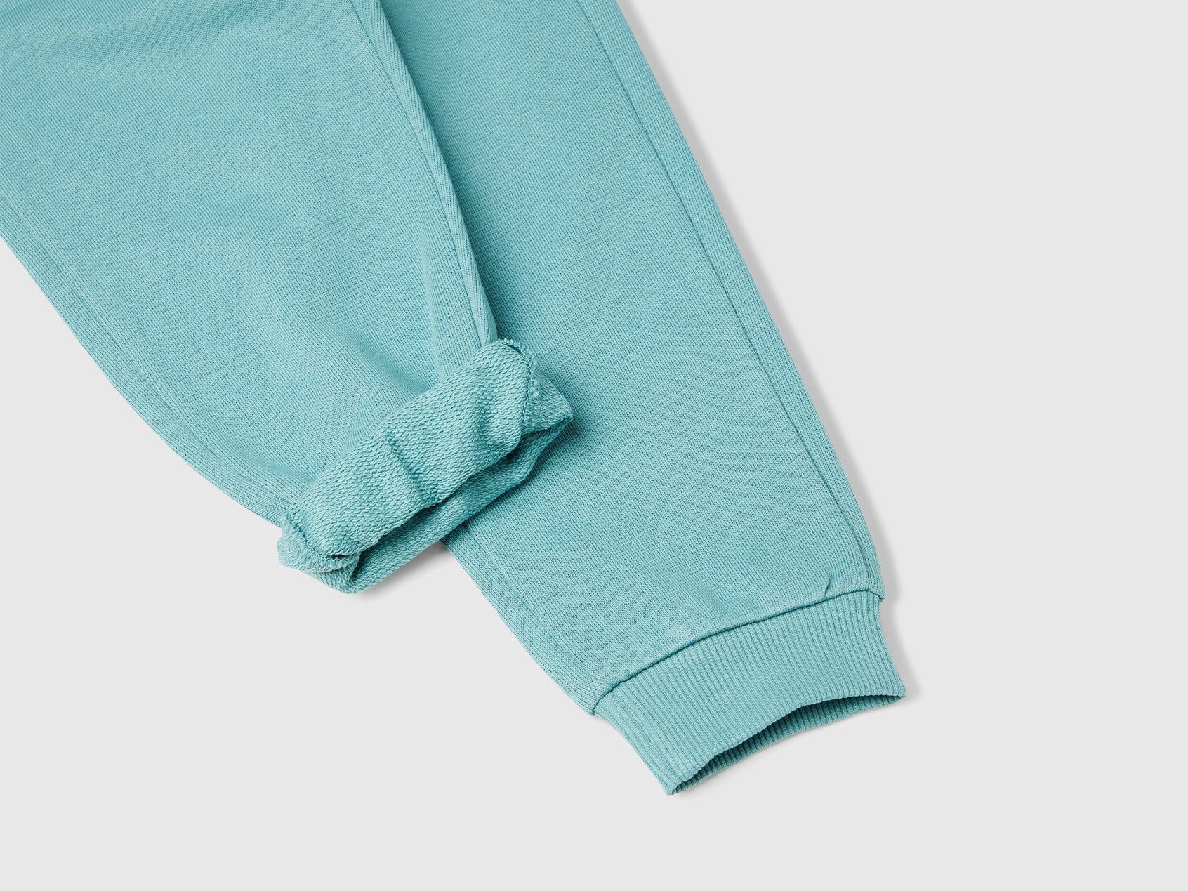 Beneton_Cotton Trousers with Logo_3J70GF010_33K_03
