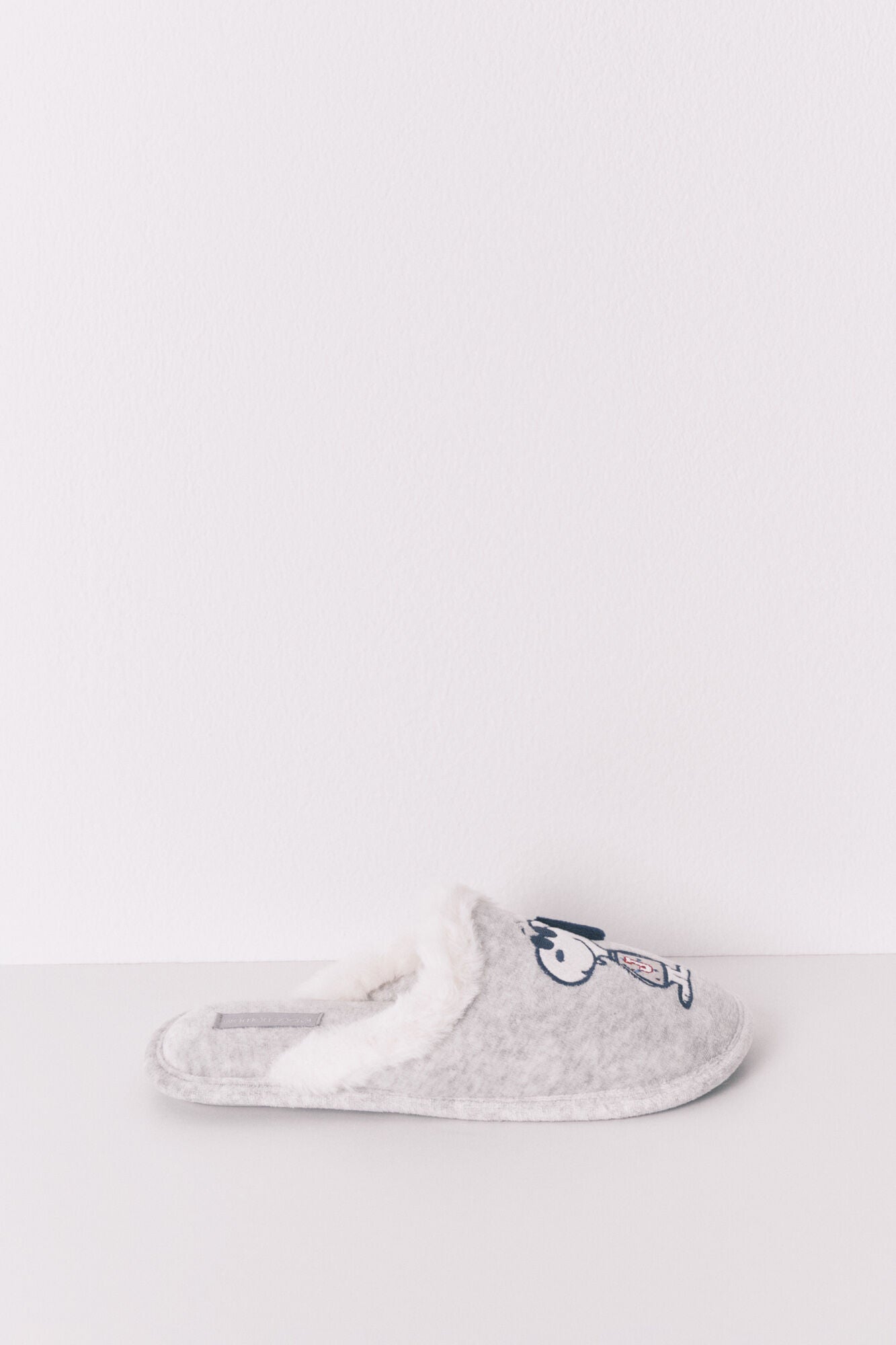 Women Secret_Dark Grey_Dark Grey Snoopy Slippers_4992541_41_04