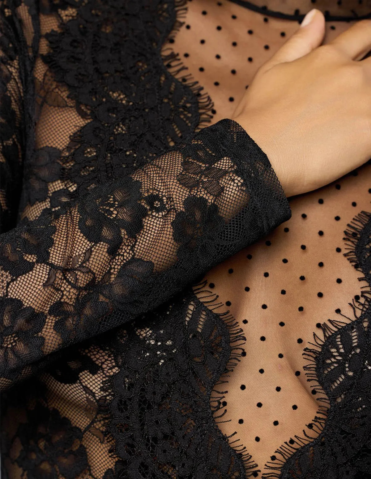 Yamamay_Black_Long-Sleeve Bodysuit in Stretch Lace Ð Must Have_AMAD183017_072_04