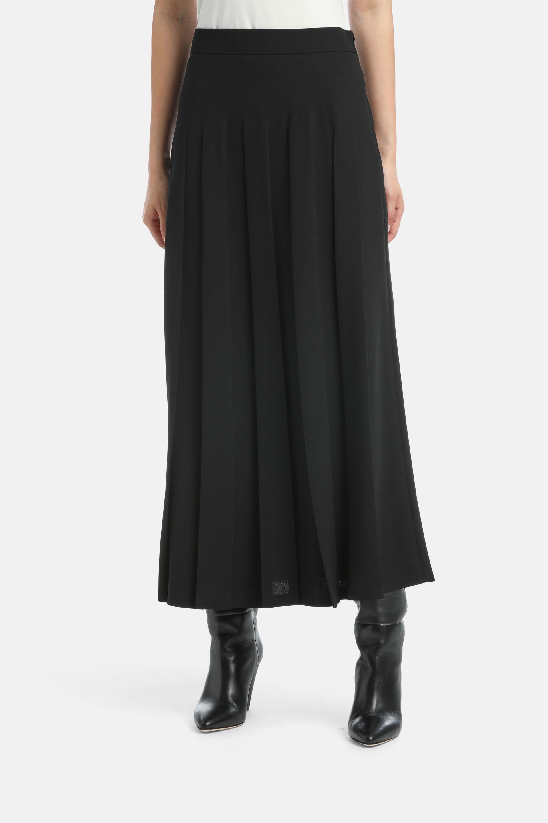 Luisa Spagnoli_Favoloso - Pleated Skirt_FAVOLOSO_0101_02