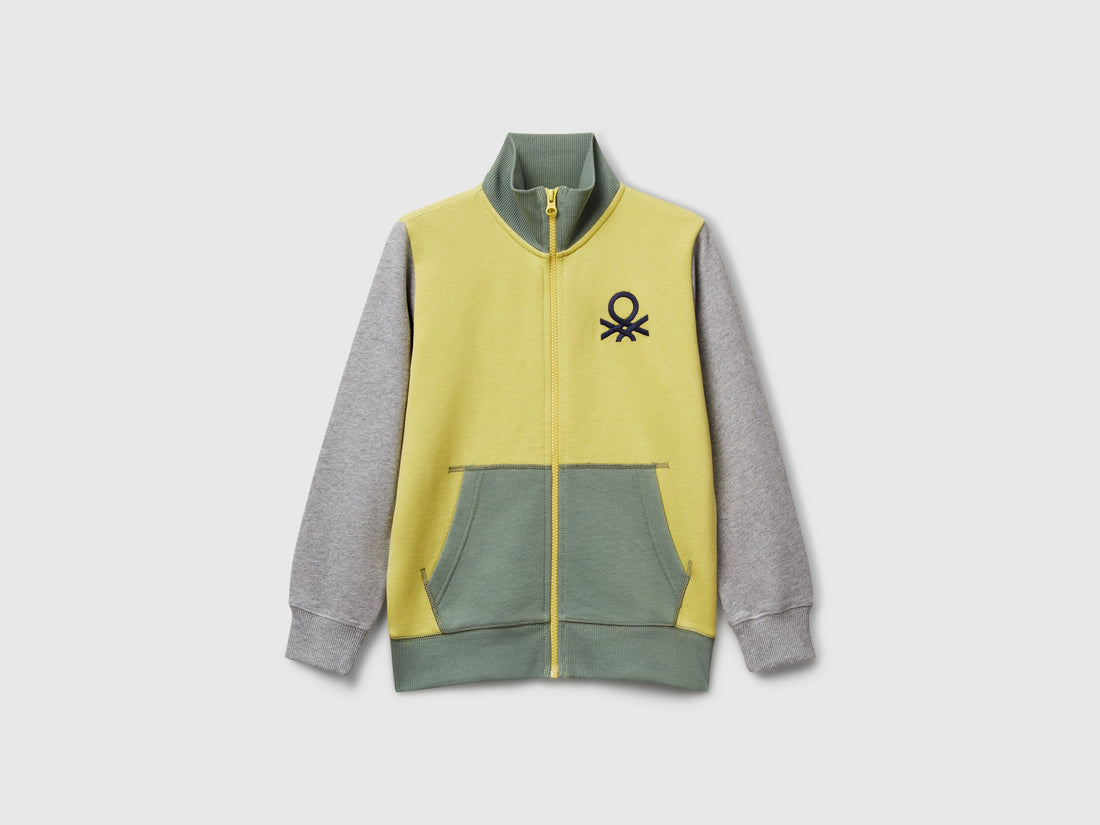 Beneton_Pure Cotton Sweatshirt with Zipper_3J68C501B_919_01