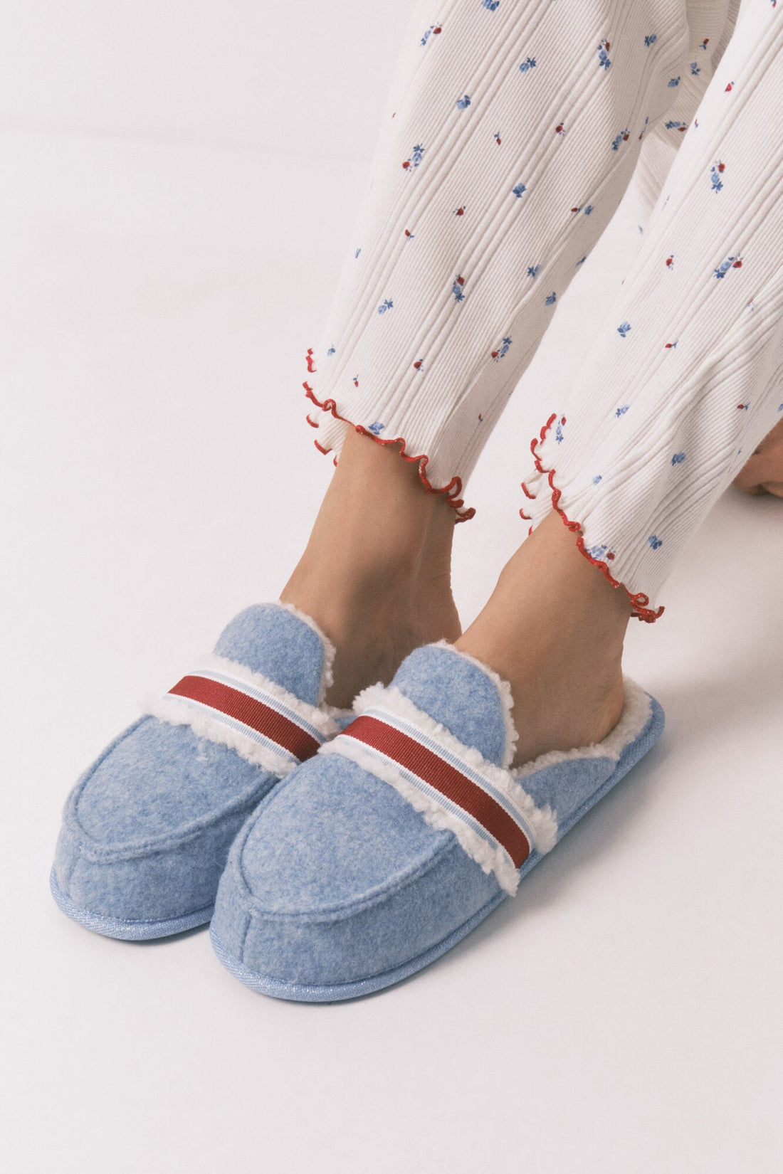 Women Secret_Blue Print_Blue Mickey Print Slippers_4992529_19_01