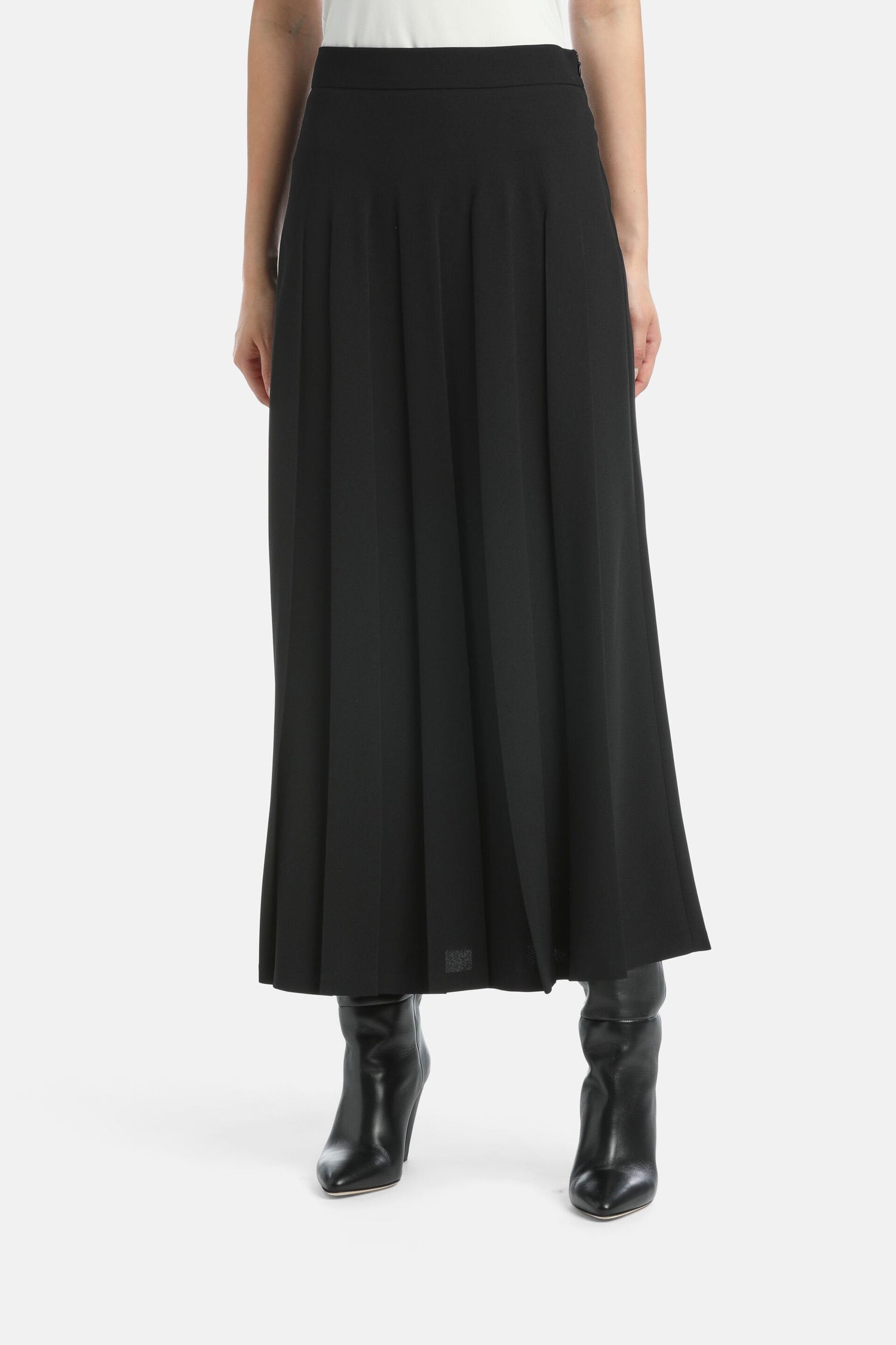 Luisa Spagnoli_Favoloso - Pleated Skirt_FAVOLOSO_0101_02